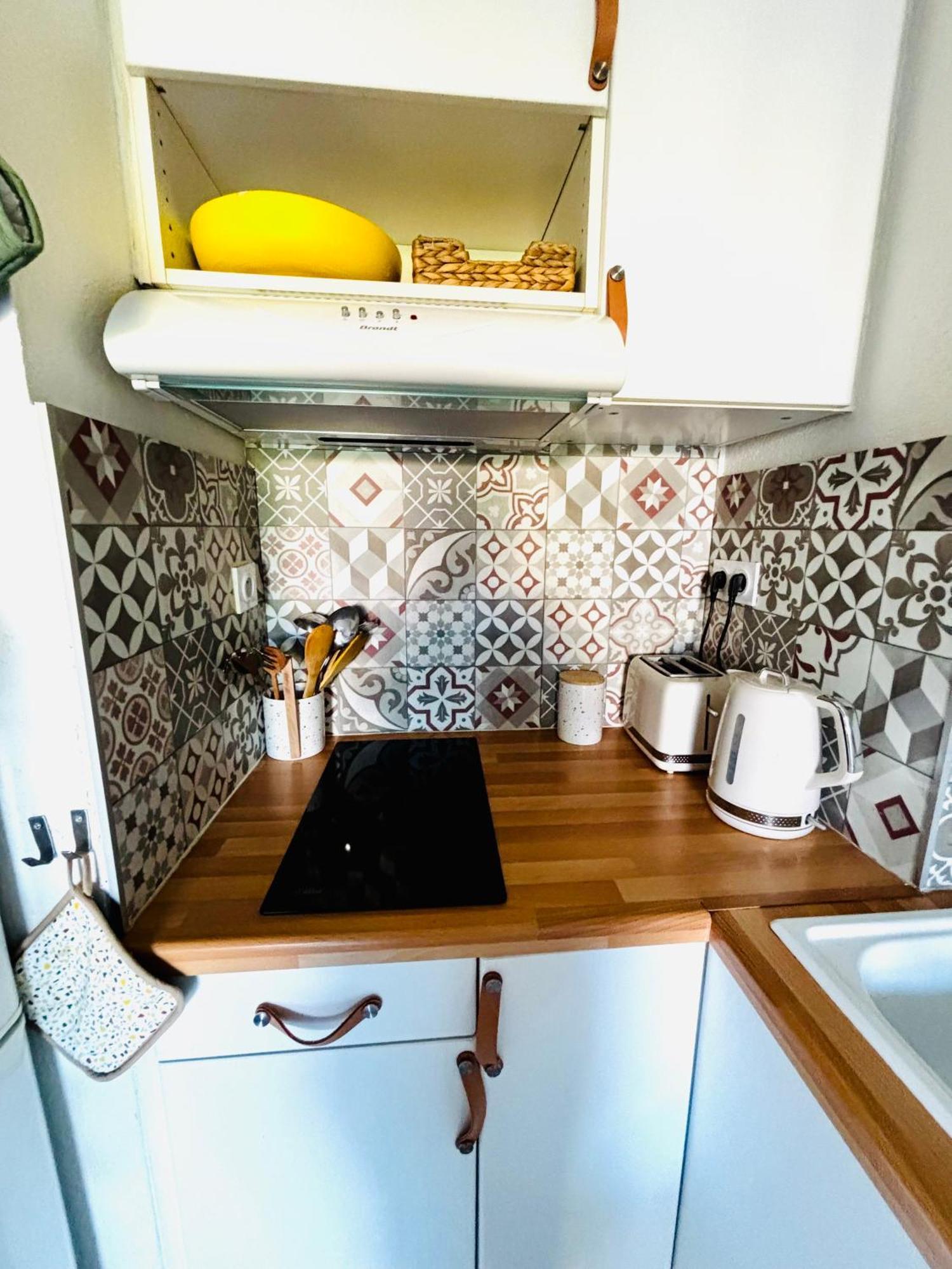 La Petite Pinede Studio Climatise Proche Plage Sanary-sur-Mer Exterior photo