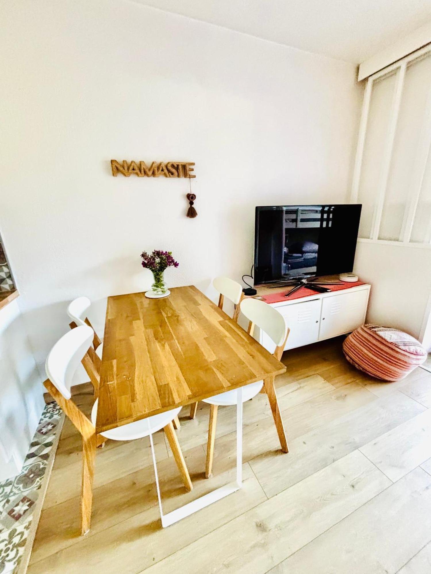 La Petite Pinede Studio Climatise Proche Plage Sanary-sur-Mer Exterior photo