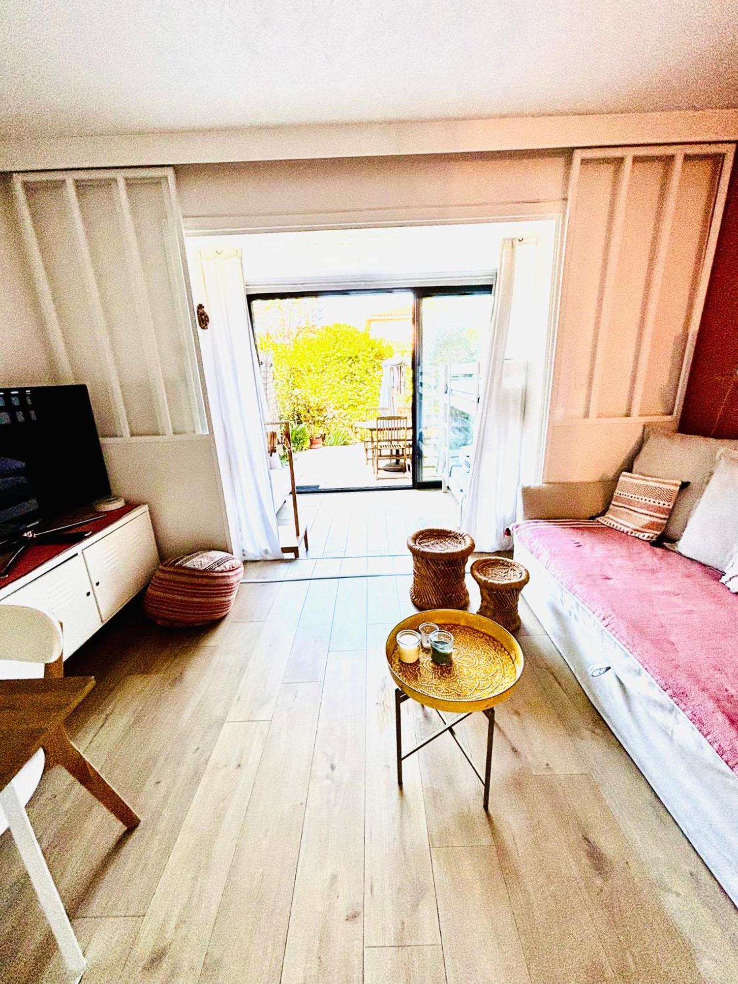 La Petite Pinede Studio Climatise Proche Plage Sanary-sur-Mer Exterior photo